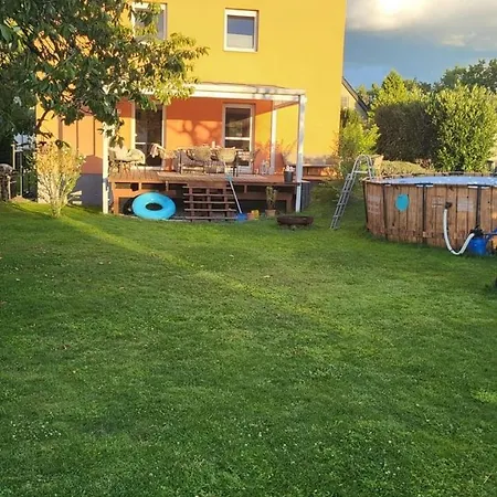 Haus Am Stadtrand Von Berlin